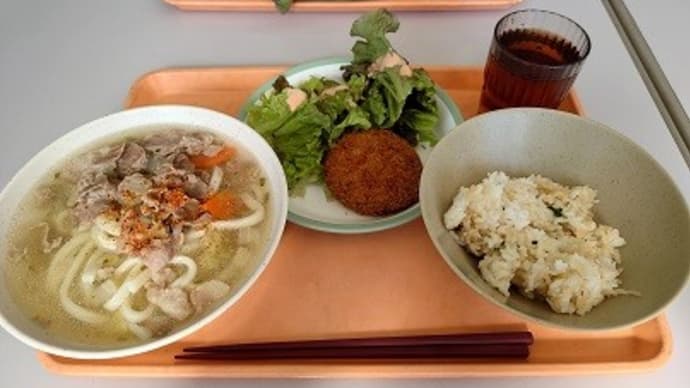 火曜は麺類の日