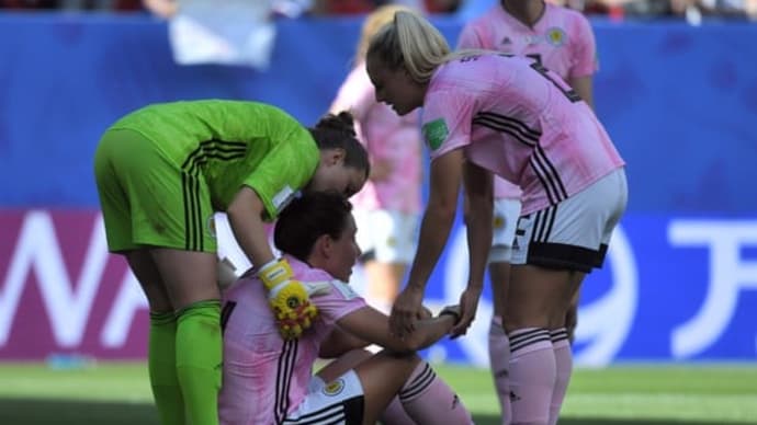 【女子ワールドカップ】 スコットランドDF#4、レイチェル・コージー選手、惜敗に「戦犯はあたし」と呆然。