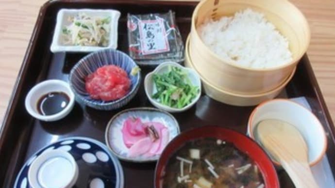 「otomo.（おとも）」、11月14日のご飯セット600円は、海鮮ビーフンとまぐろ中落ち