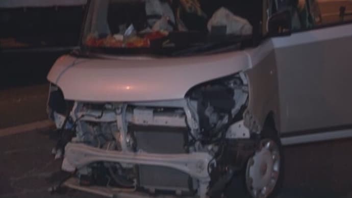 山口でクソヴォケが碌に確認もせずに駐車場から軽乗用車で出て来やがって乗用車に打つかる(軽しか写ってません)