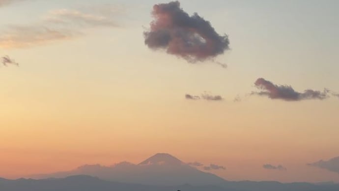 昨日は夕方も雲を追いかけ佐島の丘へ