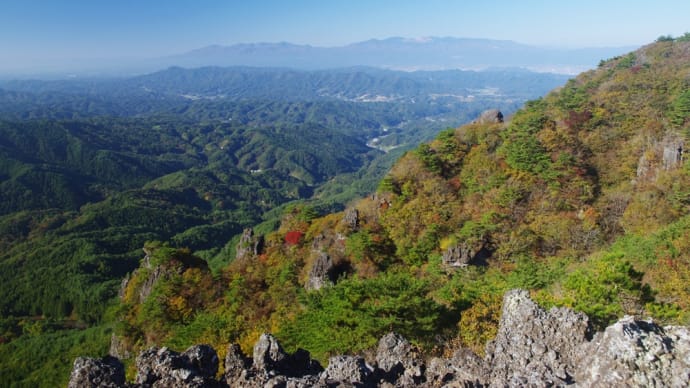 名峰霊山紅葉まつり...しかし今年はまだ色付き始め(2024.11.4)#1 護摩壇を経て霊山最高峰の東物見岩へ