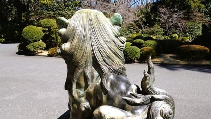 「庭園では」／東京都庭園美術館