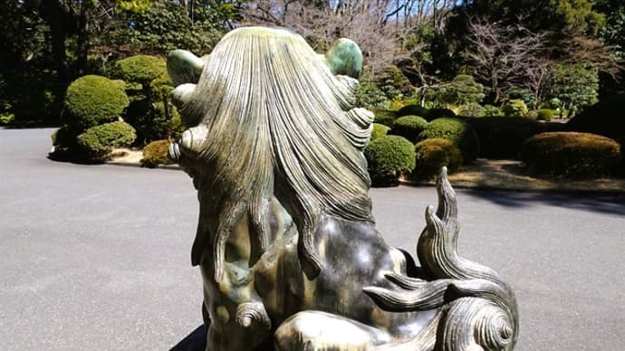 「庭園では」/東京都庭園美術館