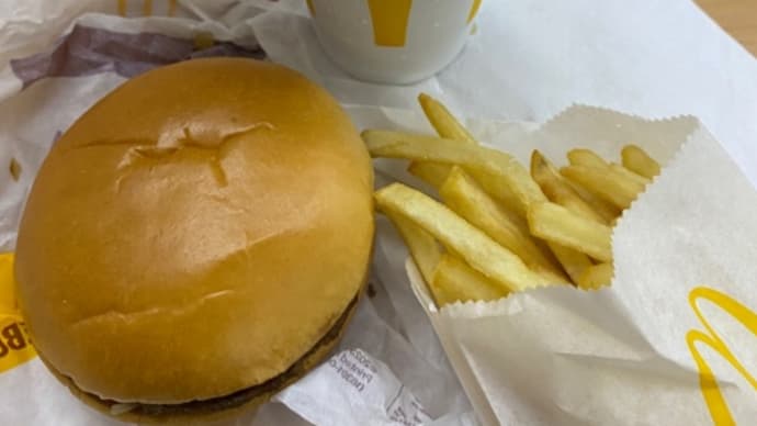 今日のランチはマクドナルドのデリバリー🎵