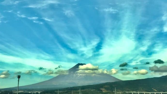 空と地上のコントラスト 【「あの一枚」展】