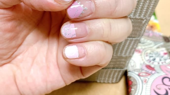 ネイルは桜の開花に合わせてみました🌸心の予防線です。