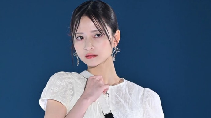 乃木坂46金川紗耶、ショーパン×ブーツ姿で美脚披露「綺麗でうっとり」「透明感がすごい」の声