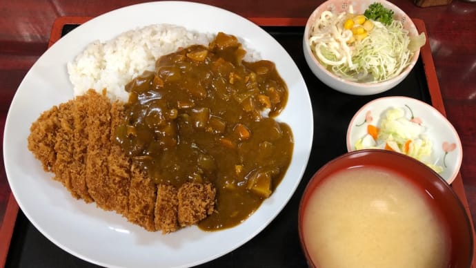 今日はカツカレーの日です。