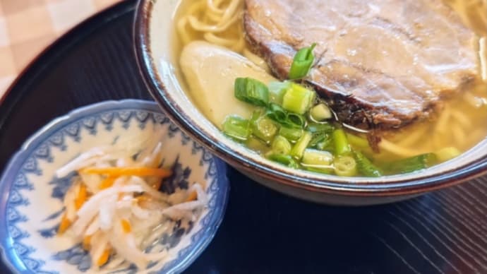 7年ぶりに再訪問❗ロース肉の沖縄そばは健在で嬉しい〜・・・ゆくい処くぇぶぅ(首里鳥堀)
