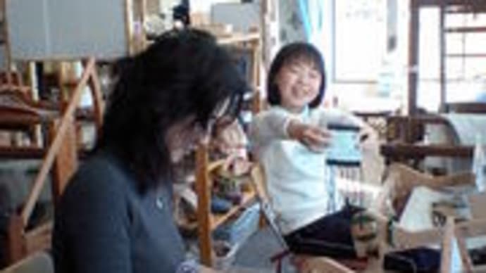 ＴＣＣ・竹島クラフトセンター、豊橋から二度目の手織り体験です！