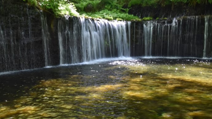 軽井沢白糸の滝 3m高さ70mの流れ湾曲して絹状の 8