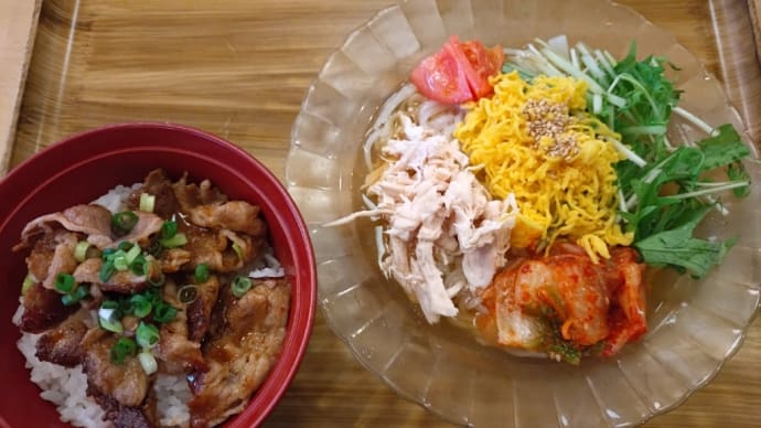 【ジョイフル】蒸し鶏の盛岡冷麺とコチュジャン焼肉丼。