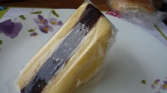 菓子「シベリア」を訪ねて(品川 平塚橋本店コミネベーカリー)・・№8