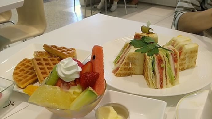 フルーツパーラー