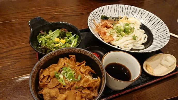 天草市役所正面『釜焼き鳥本舗おやひなや』