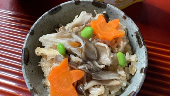 鶏がらかつおだしで3種のきのこの炊き込みご飯・フーディストアワード2022