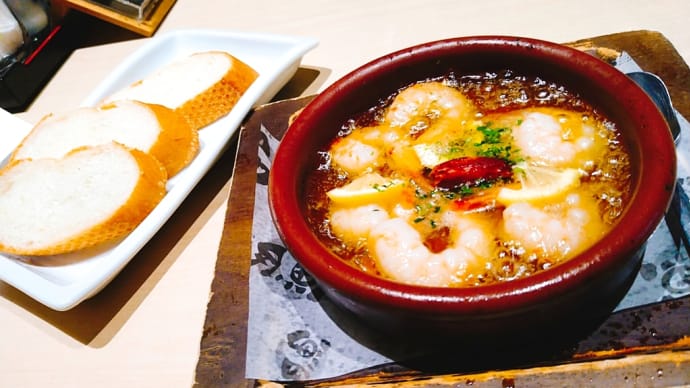 ２軒目「魚民」で海老のアヒージョとビール