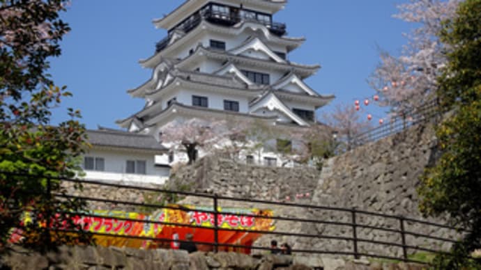 福山城公園で最後の花見