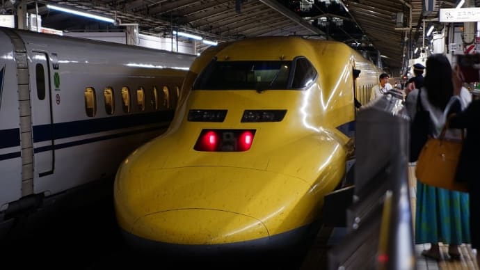 ドクターイエロー T5編成。