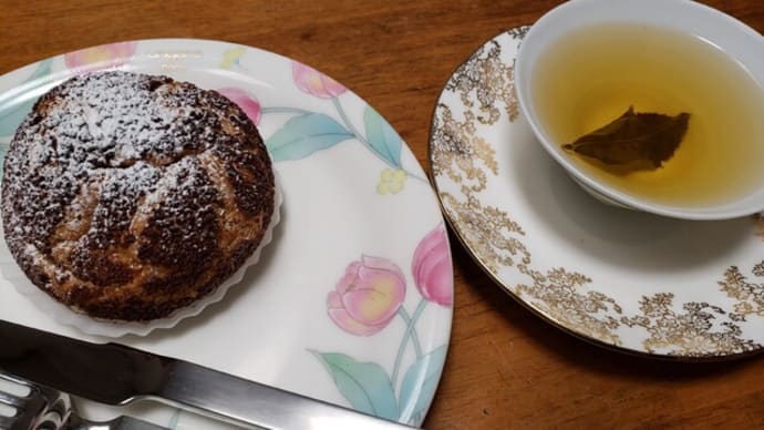 凍頂烏龍茶とシュークリーム