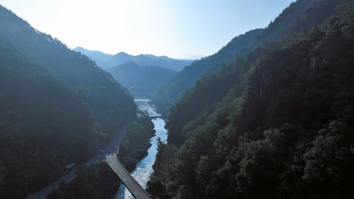 信濃十名勝「山清路」の風景と泉小太郎伝説