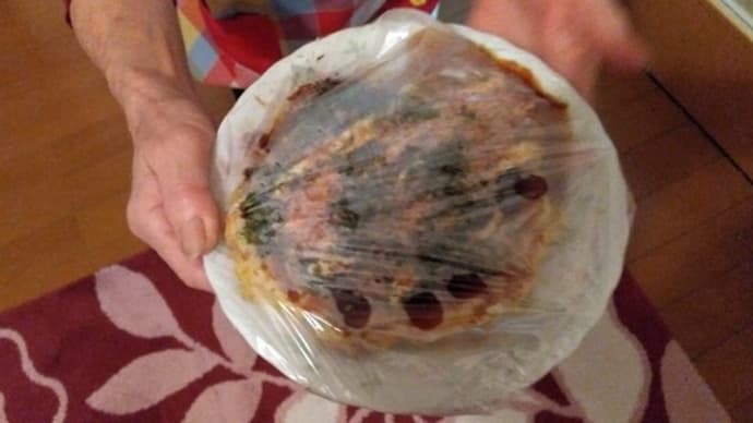 ♪ みかんがチキンライスに、 チキンライスがお好み焼に、 夕餉の街はうれしいな!