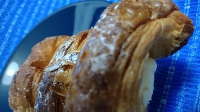 【08/28おやつ】自家製生クリームクローネなコロネ、いつも美味しぃ~んだね:D