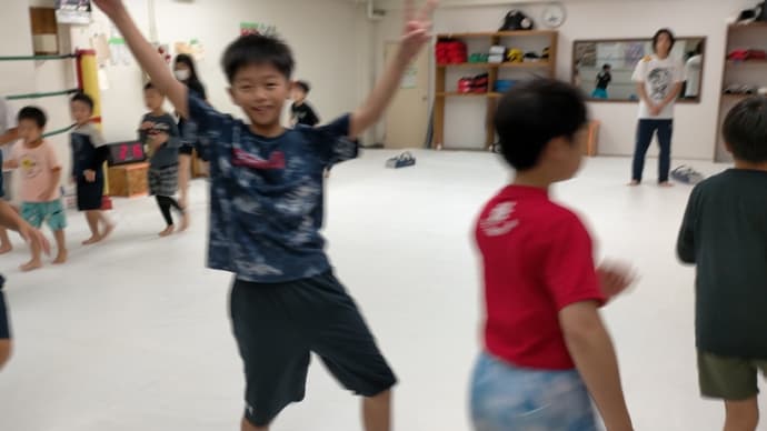 運動は走るのが基本!!…(木)キッズ格闘技クラス18:30〜