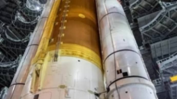 やっとこさぁ〜NASAのオリオン宇宙船を載せたＳＬＳ打ち上げられたぁ〜の巻