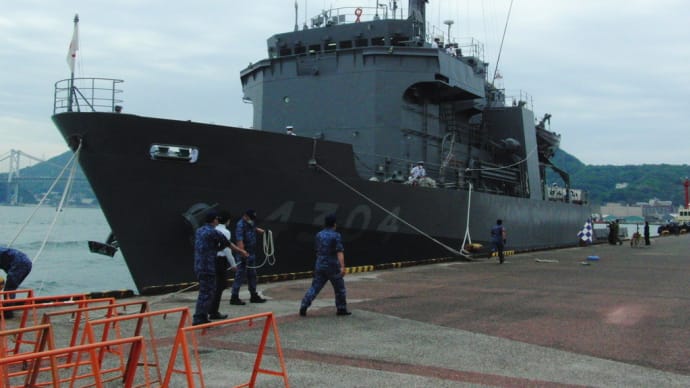多用途支援艦 げんかい を眺めてみます(^_-)-☆