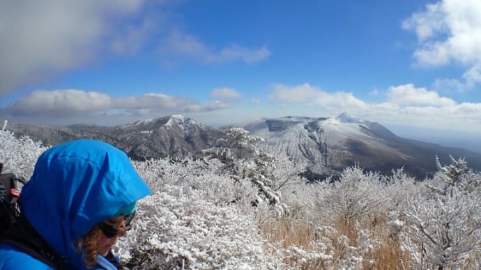 28日.大浪池で青空と雪を楽しむ