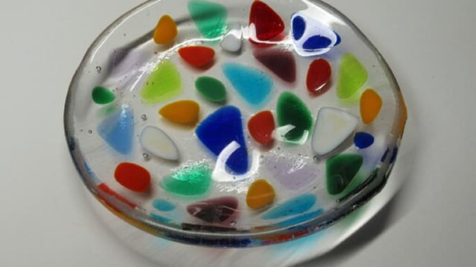 ガラスフュージングの豆皿と歯周病検査