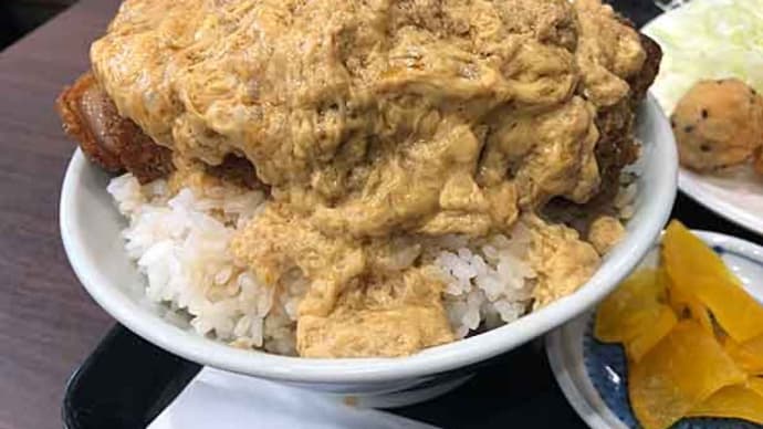 覚王山の老舗デカ盛定食屋さん「玉屋」のカツ丼定食!