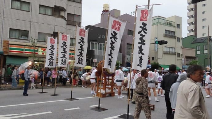 素盞雄神社の天王祭  二天棒の神輿振り