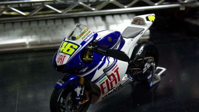 MINICHAMPS 2007 YZR-M1 #46 ロッシ