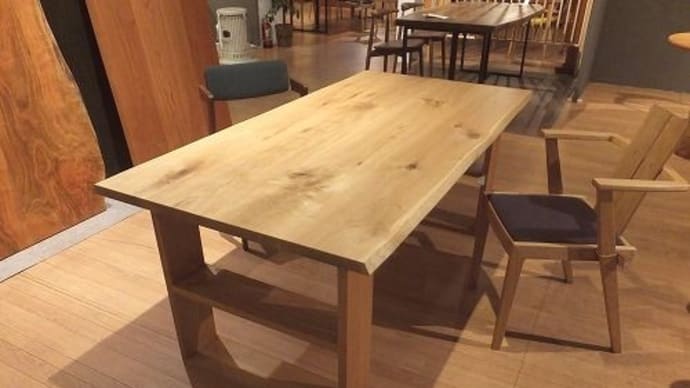 １７９１、お客様からのお問合せ。1500~1600mmサイズのテーブル。一枚板と木の家具の専門店エムズファニチャーです。