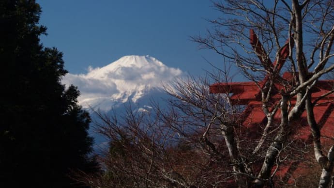 謹賀新年、大山からの富士山