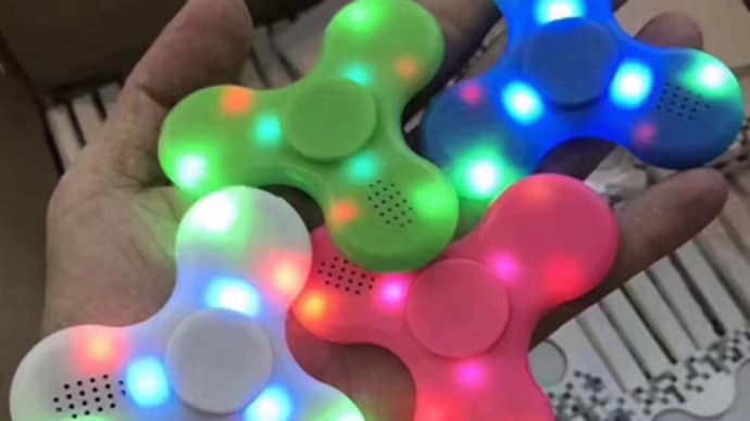中国でも大人気!ハンドスピナー