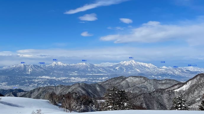 YAMABOKUワイルドスノーパークのゲレンデからの絶景。北信五岳と日本海（妻女山里山通信）