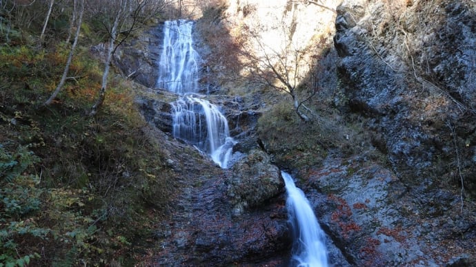 木曽の 唐沢の滝