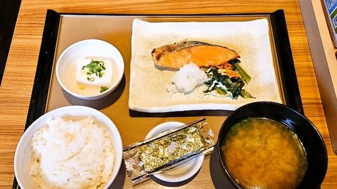やよい軒(葛西店)でしゃけの塩焼朝食(2024年1月13日)