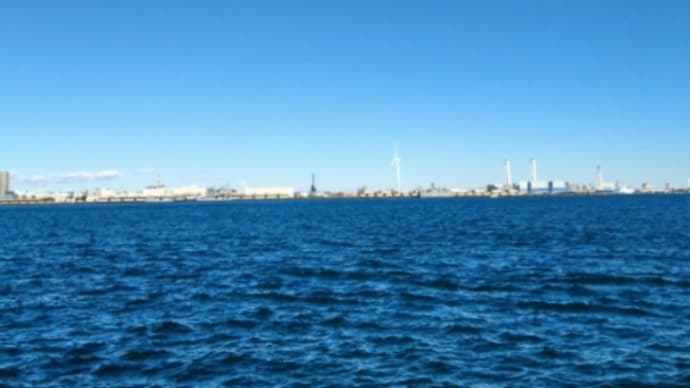 青い海 青い空 青いグラスでウォーター