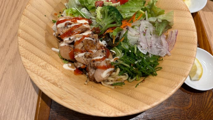★閉店★ 【赤坂見附】 まぜそば ごち麺 赤坂見附店「グリルチキンのまぜそば 白(979円)+チーズ(110円)」
