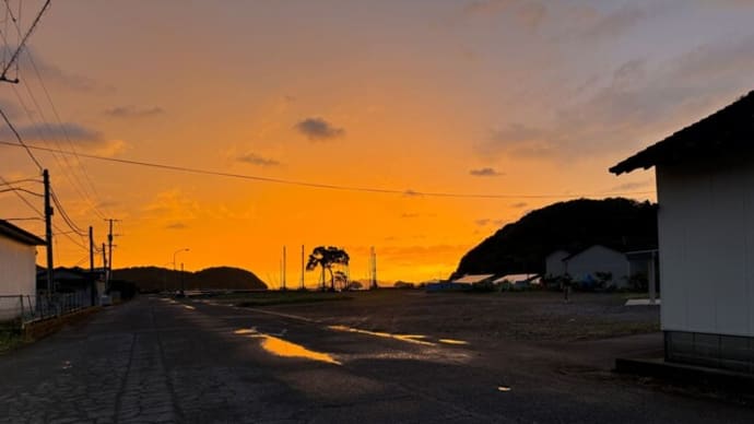 夕暮れの計石港　台風前うたせ船