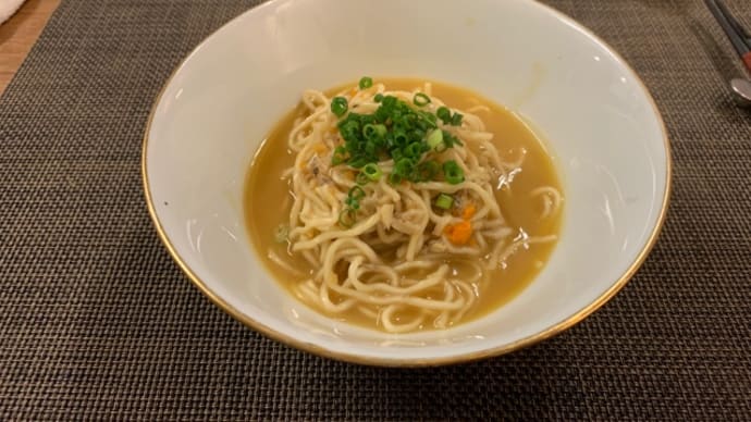 上海蟹の季節が始まる 7.香る麺