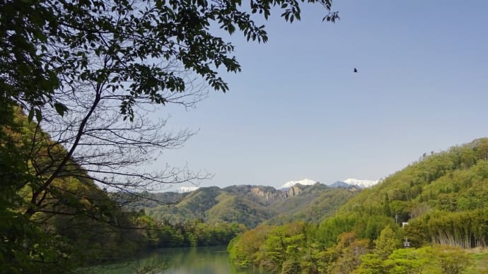 5月の晴れた空 ~ 春紅葉と継子落とし (1)
