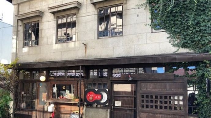 『カフェ月光』さんからの帰路は富士山に向かって…からの季節外れのひまわり畑♪