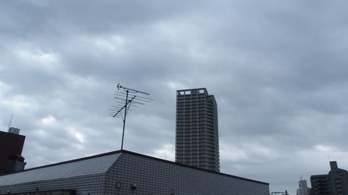 今朝（1月11日）の東京のお天気：曇り、1月の作品：愛の二人