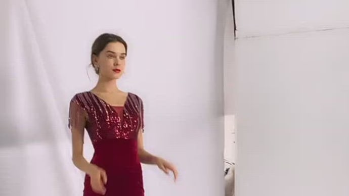 ドレスに身にまとった女性の美しさに釘づけになってしまったことを